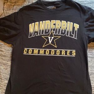 Like new 100% Cotton Men’s Medium tee